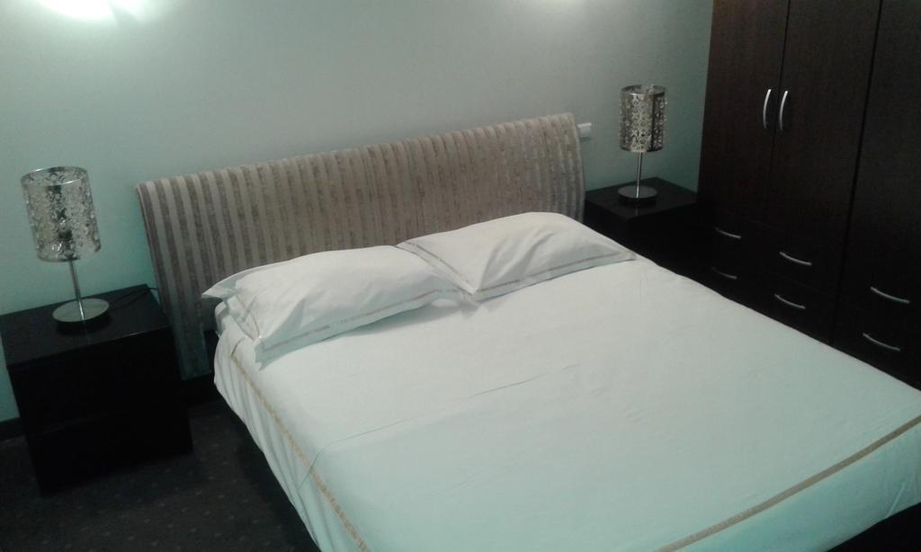 Vila Apolo Belgrad Rum bild